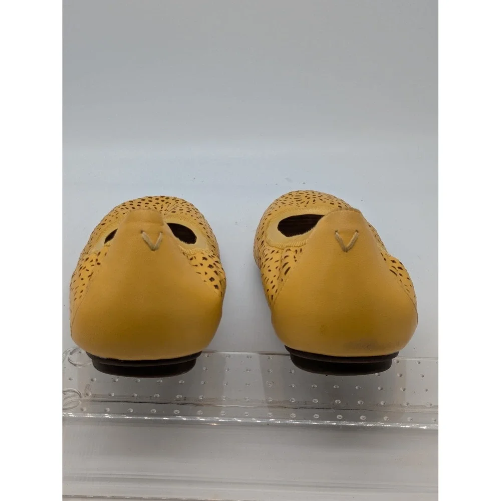 Vionic Robyn Women's 8M Yellow Leather Laser Cut Ballet Flats Slip On Comfort